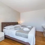 Beautiful In Seget Vranjca Дом отдыха Сегет-Враница