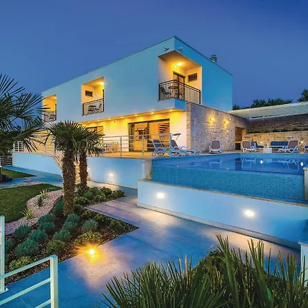 Beautiful In Seget Vranjca * Seget Vranjica