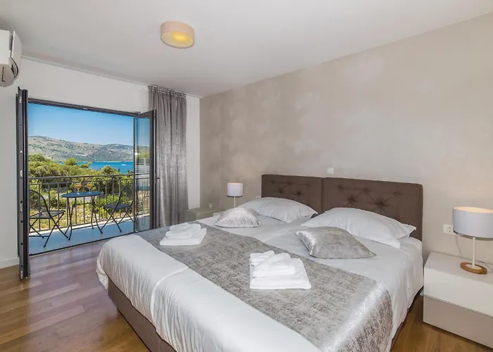 Dom wakacyjny Beautiful In Seget Vranjca Seget Vranjica