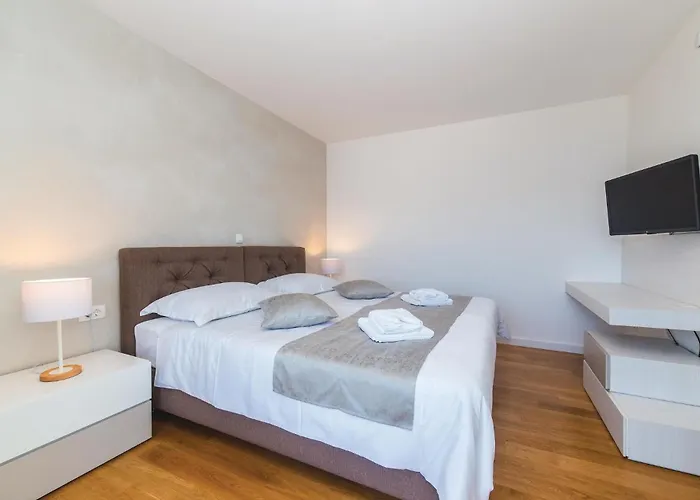 Beautiful In Seget Vranjca Dom wakacyjny Seget Vranjica