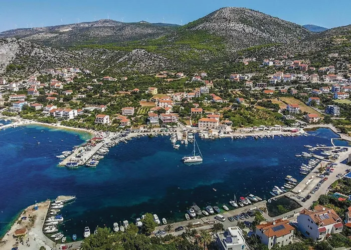 Beautiful In Seget Vranjca Dom wakacyjny Seget Vranjica