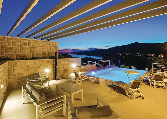 Beautiful In Seget Vranjca Dom wakacyjny Seget Vranjica