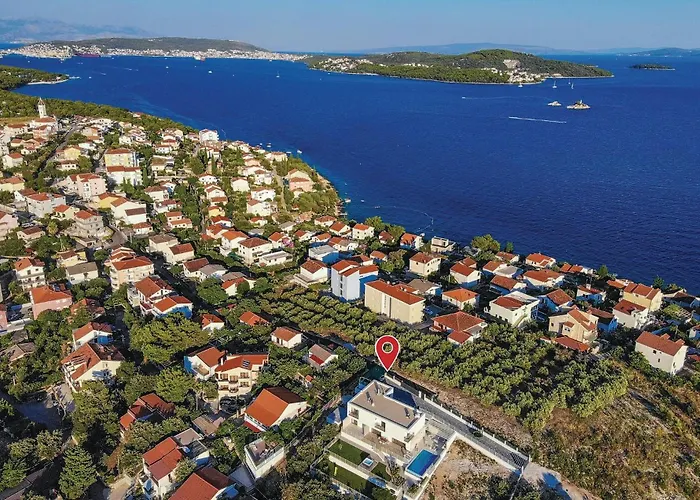 Dom wakacyjny Beautiful In Seget Vranjca Seget Vranjica