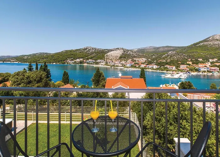 Beautiful In Seget Vranjca Dom wakacyjny Seget Vranjica