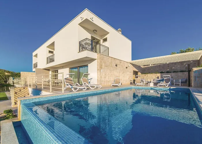 Dom wakacyjny Beautiful In Seget Vranjca