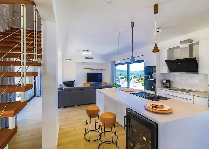 Beautiful In Seget Vranjca Dom wakacyjny *