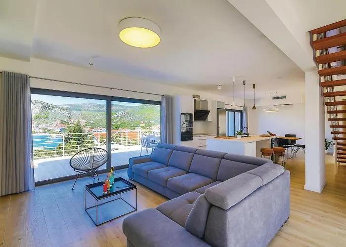 Beautiful In Seget Vranjca * Seget Vranjica