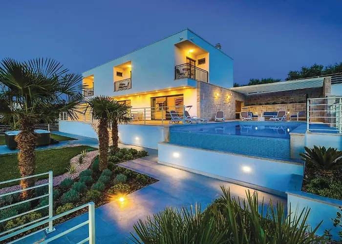 Beautiful In Seget Vranjca * Seget Vranjica